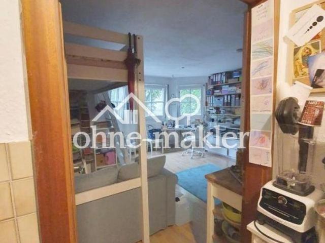 Sehr schöne, helle 1 Zi Wohnung mit Einbauküche und Autoabstellplatz in Köln