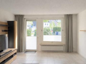 Sehr schöne Lage 105 m² EG Idylle mit 2 Balkonen, großem Keller