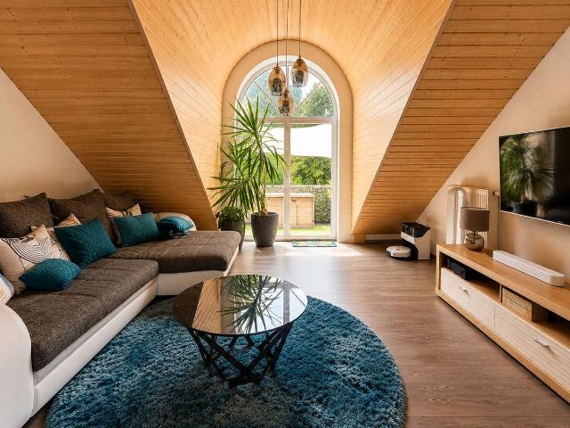 Sehr schöne modernisiertes 2 Zimmer Dachgeschosswohnung in Ingolstadt Haunwöhr 85051