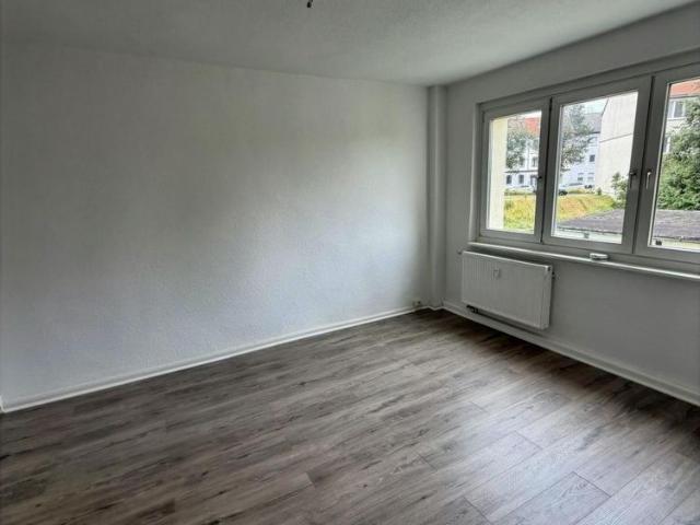 Sehr schöne neu sanierte 2 R Wohnung. ca.58,30 m² im EG zu vermieten