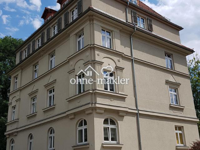 Sehr schöne, sanierte 2 Raum Wohnung mit Lift