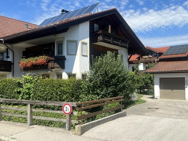Sehr schöne, sonnige 3 Zimmer Wohnung mit herrlichen Bergblick!