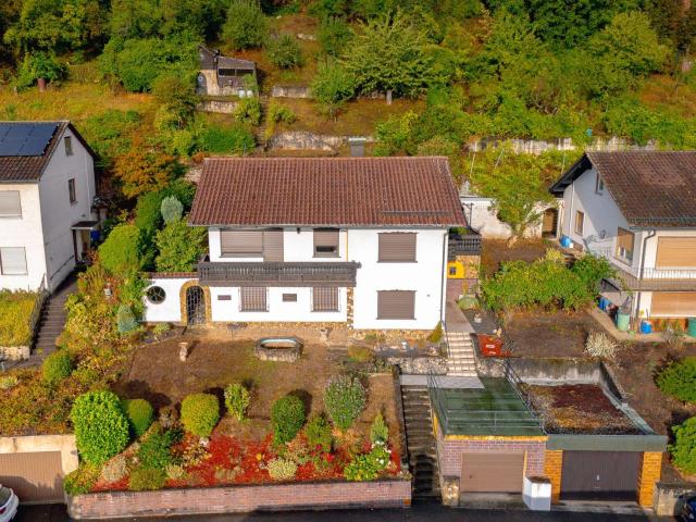 Sehr schöner Blick in das Neckartal: Einfamilienhaus mit großem Garten in Bad Rappenau Heinsheim