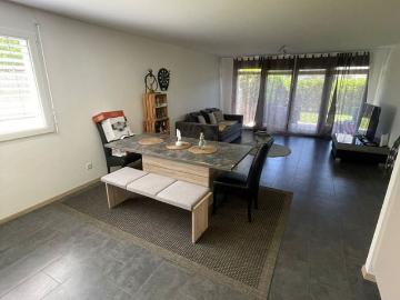 Sehr schönes 4.5 Zimmer Apartment im Erdgeschoss