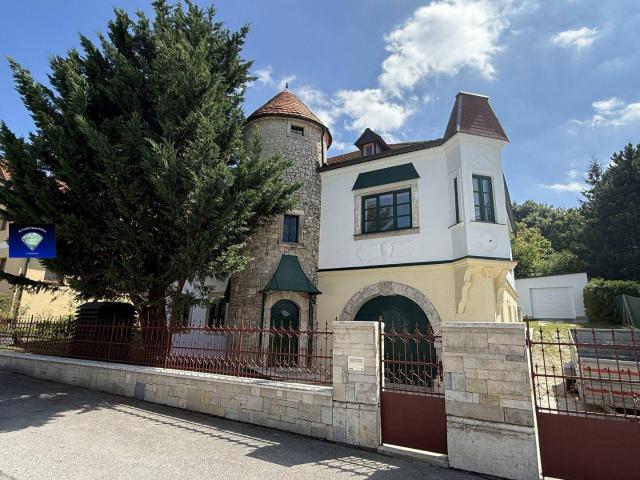 Sehr schönes großes Einfamilienhaus liegend in einer Sackgasse 1257
