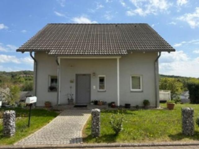 Sehr schönes Einfamilienhaus 1.400,00 EUR Kaltmiete, ca.120,00 m² Wohnfläche