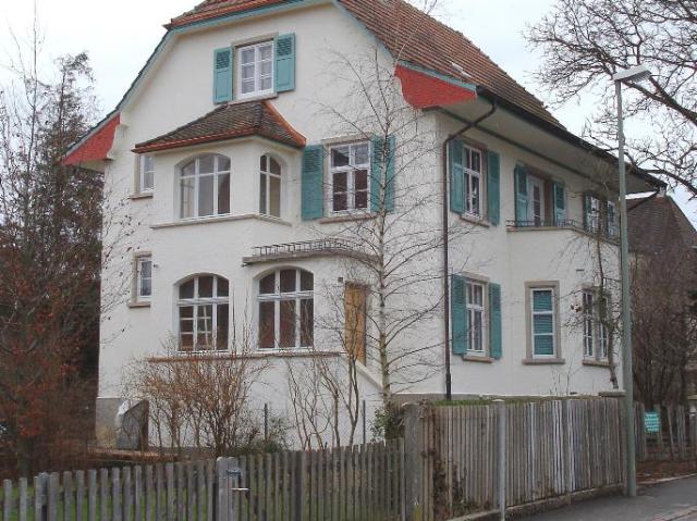 Sehr schönes, freistehendes 9.5 Zimmer Haus in 4460 Gelterkinden zu vermieten