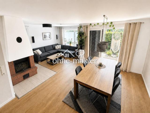 Sehr schönes modernes Reiheneckhaus mit offenem Kamin, Garten und Garage in Kelkheim
