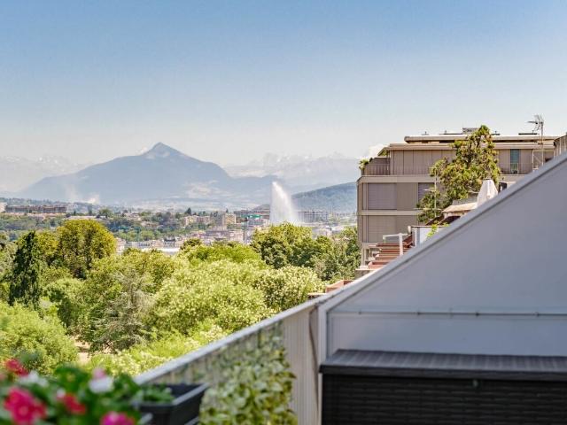 Sehr schönes Penthouse mit ungehindertem Blick auf den Petit Saconnex