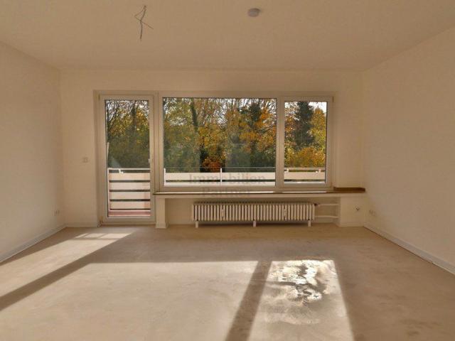 Sehr schönes renoviertes Apartment mit Balkon!