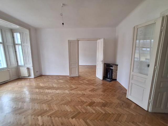 Sehr zentral gelegen großzügig wohnen in Altbau und in ruhiger Lage unbefristet