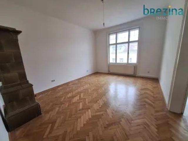 Sehr zentral gelegen großzügig wohnen in Altbau und in ruhiger Lage unbefristet