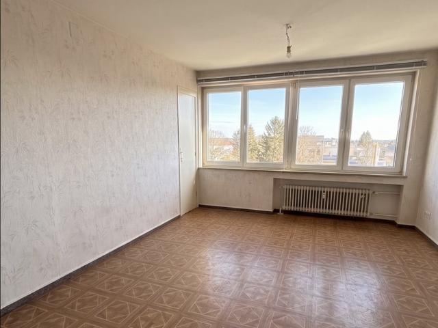 Sehr zentral gelegene lichtdurchflutete 3 Zimmer Wohnung zzgl. einer Garage zu verkaufen!