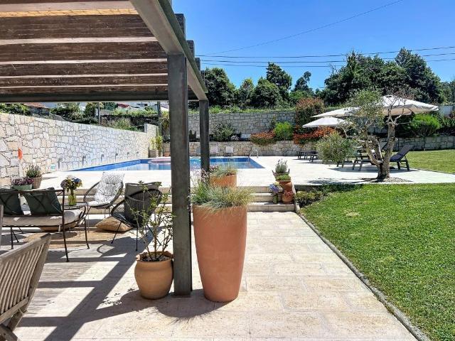 Seixas Prédio com 4 apartamentos, garagens fechadas, pisci. 0m² Seixas
