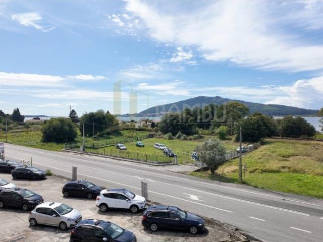 Seixas: T2 remodelado com vistas rio