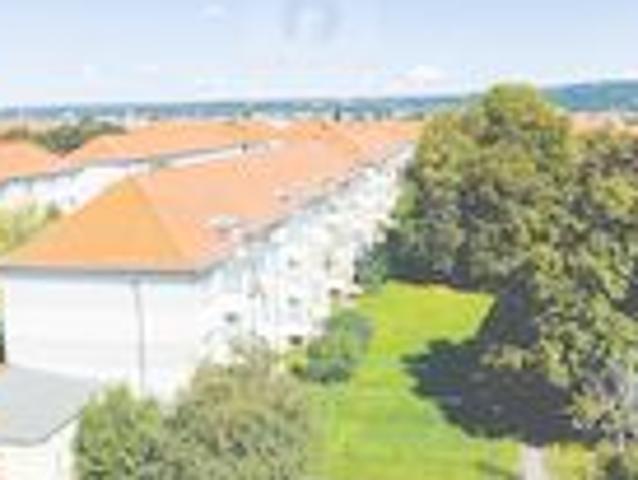 Seidnitz ruhige Seitenstraße: 3 Zi. Wohnung mit Balkon frei ab September