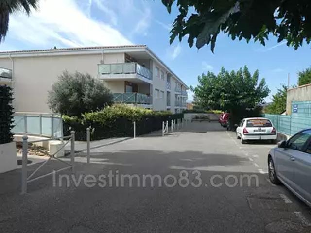Seillons Source d'Argens 83470 Achat / Vente appartement 2 pièces t2 au dernier étage piscine