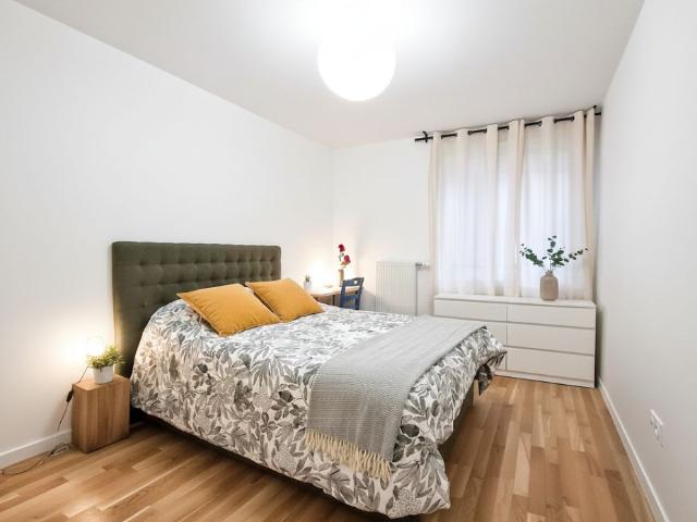 Seine riverside Cosy Getaway, Paris Amsterdam Apartments for Rent