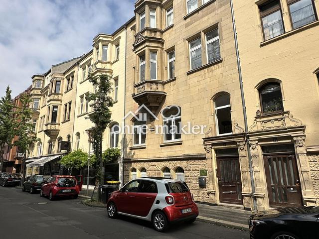 SELTEN: Kassel: am Brüder Grimm Platz: 1 Zimmer Wohnung im DG einer Jugendstil Villa