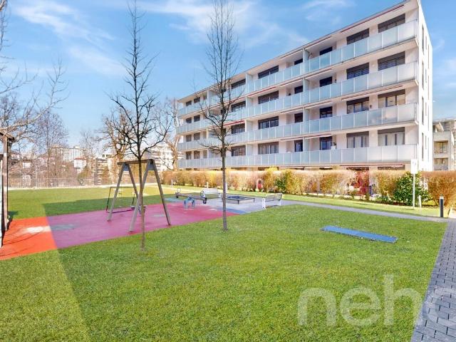 Selten in Villars sur Glâne: Helles Obergeschoss mit großem Balkon
