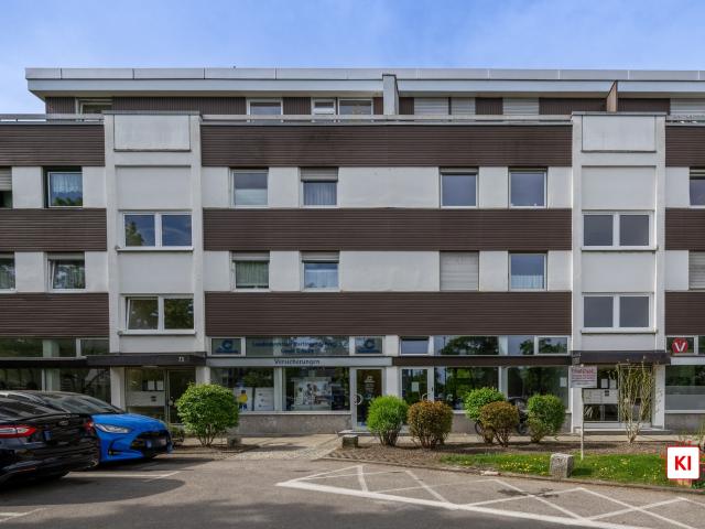 Seltene Chance: Helle und renovierungsbedürftige 2 Zimmer Dachterrassenwohnung mit Garagenstellplatz
