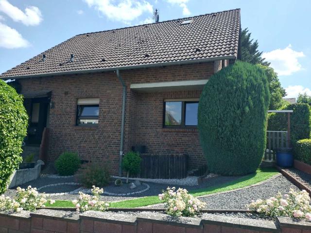 Seltene Gelegenheit gepflegtes Einfamilienhaus mit Garage in ruhiger Wohnlage von Langerwehe!