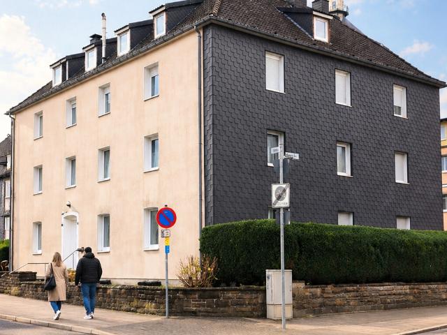 Seltene Gelegenheit: Großzügige 5 Zimmer Dachgeschosswohnung mit Stellplatz unc ca.119m² Wohnfläche