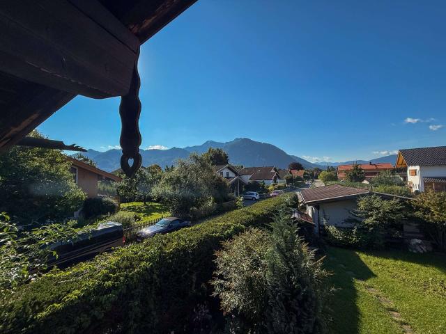 Seltene Gelegenheit im Achental – DHH mit traumhaftem Bergblick und großem Potenzial
