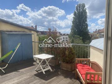 Seltene Gelegenheit im Samariterviertel – Altbauwohnung mit 30 m² Dachterrasse