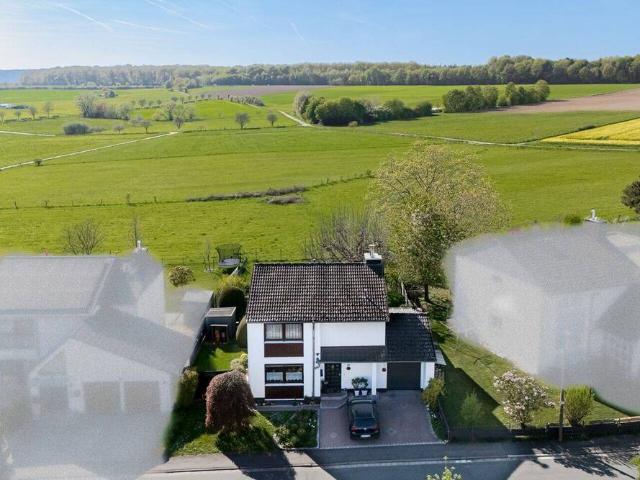 Seltene Gelegenheit in Bestlage: EFH in Feldrandlage mit Fernblick, inkl. Garage und 2 Stellplätzen