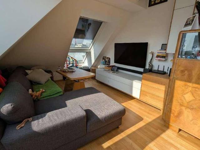 Seltene Gelegenheit! Rooftop Wohnung in Spitzenlage inkl. Garagenplatz und privater Dachterrasse, ohne Maklerprovision!