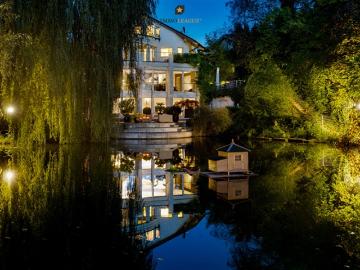 Seltene Gelegenheit Villa mit Privatweiher an idyllischer Lage