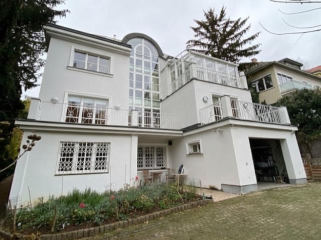 Villa in bestlage bei hoher warte mit potenzial!