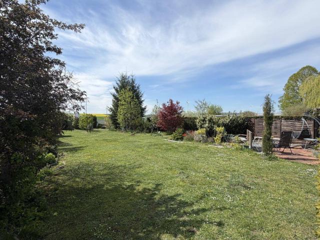 Seltene Grundstücksgröße zum attraktiven Kaufpreis Großzügiges 1.000m² Traumgrundstück inkl. Bungalow mit Ausbaupotenzial