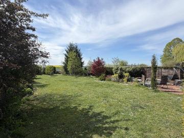 Seltene Grundstücksgröße zum attraktiven Kaufpreis Großzügiges 1.000m² Traumgrundstück inkl. Bungalow mit Ausbaupotenzial