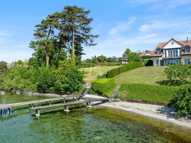 Seltene Villa mit Strand in St Prex