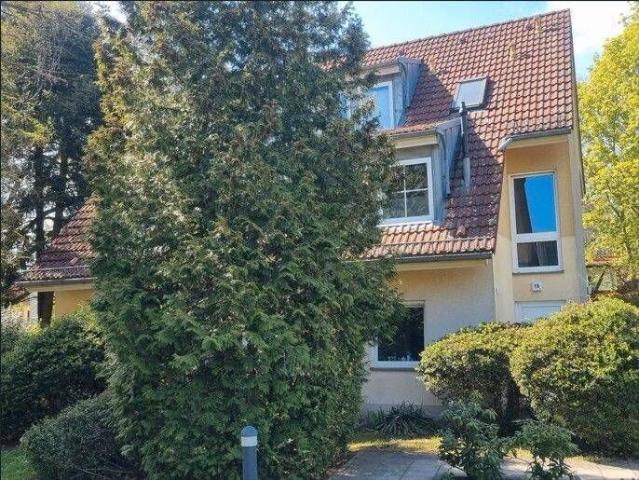 Seltene 6 Zimmer Doppelhaushälfte mit Terrasse in Franz. Buchholz