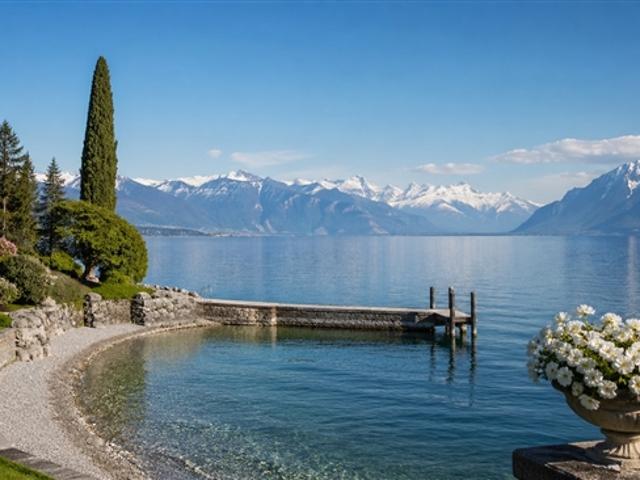 Seltenes Grundstück am Wasser – Kanton Vaud