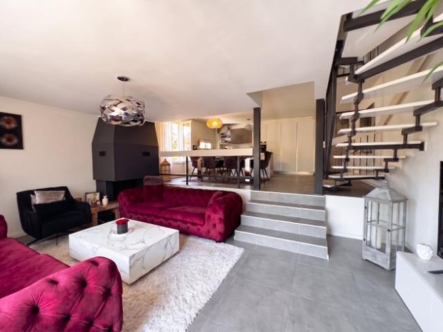 Seltenes renoviertes Dachboden Triplex mit 6 Zimmern, nahe der Mitte