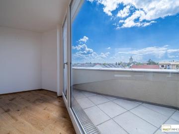 Seltenheit* 4 Zimmer Familienwohnung mit 100 qm Freiflächen!
