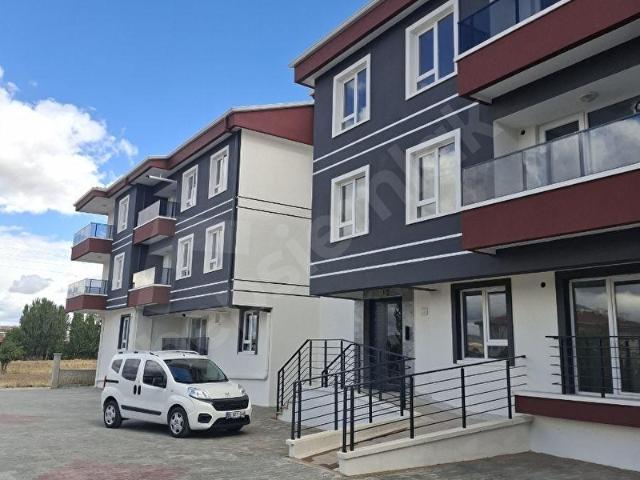 Selvi emlaktan Sıfır Asansörlü İskanlı 2+1 Satılık Daire