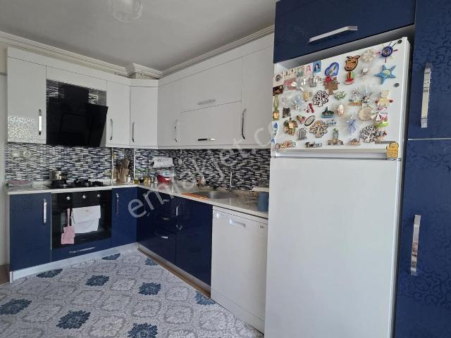 Selvili Mah. Çiçek Sitesi'n De 3+1 Doğalgazlı Otoparklı Daire