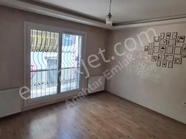 Selvili'de Otoparklı, Doğalgazlı 2+1 Kiralık Daire