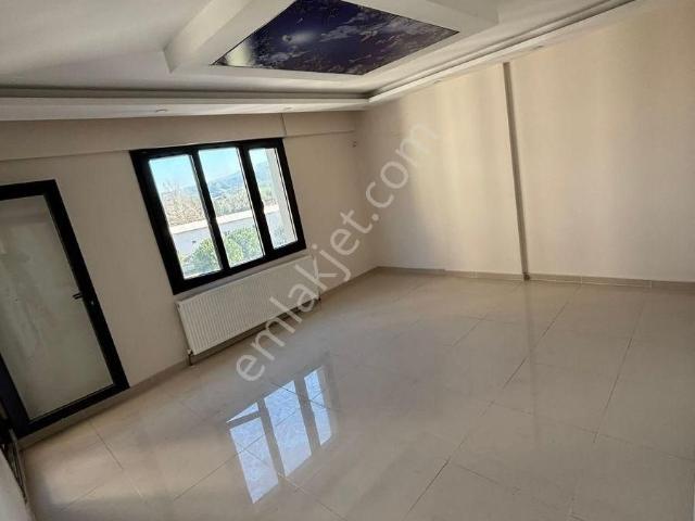 Selvilitepe Mah Site İçinde Kiralık 3+1 Arakat Daire