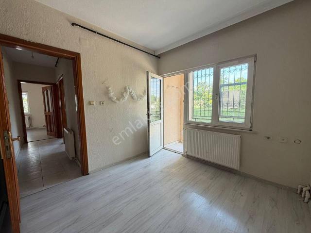 Selvilitepe Mahallesinde Kiralık 3+1 Yüksek Zemin Daire