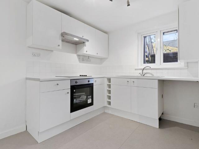 Selwyn Road, Plaistow E13, 1 bed flat to rent, £1,600 pcm | PrimeLocation