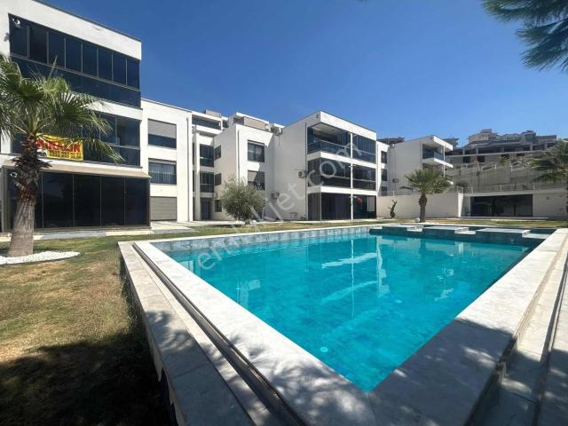 Selçuk'ta Eşyalı Lüks 3+1 Satılık Villa