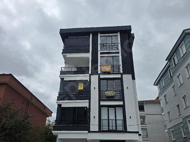 Selçuk Caddesi'nde sıfır 3+1 geniş kiralık daire
