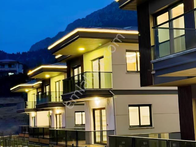 Selçuk Emlaktan Alpu Yaylasında Satılık Ultra Lüx Villa