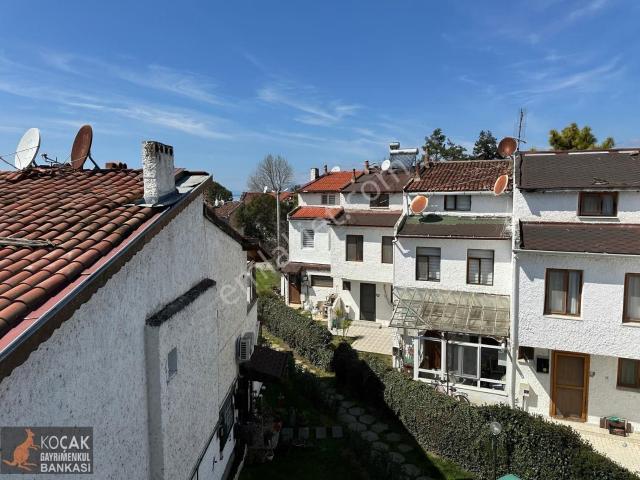 Selçuk Mahallesi Nıcea Evleri Sitesinde 2+1 Satılık Daire